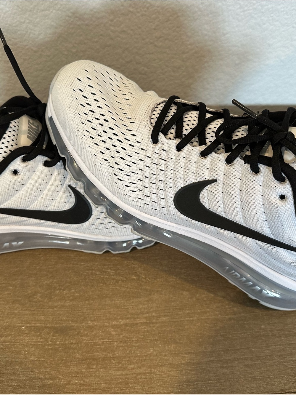 Nike White and Black Air Max Cushion Running Shoes